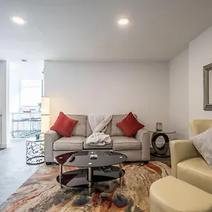 Modern Contemporary 2 Bedroom Apartment